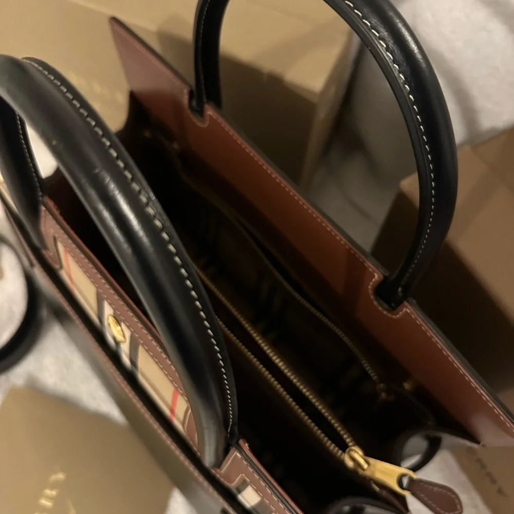 Burberry Tote/shoulder crossbody - Picture 16 of 16